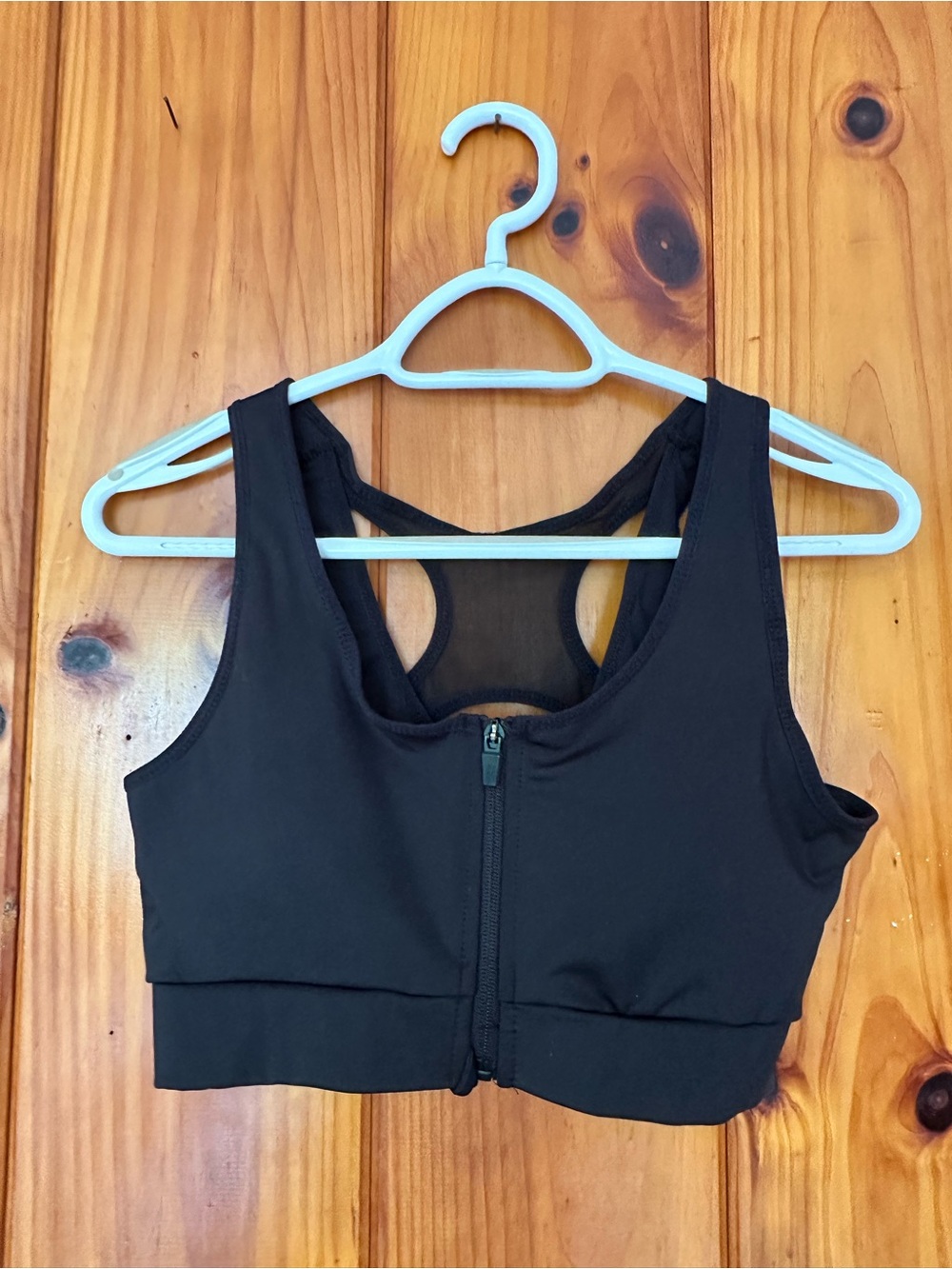 Adrienne Vittadini Black Front-Zip Racerback Crop Sports Bra